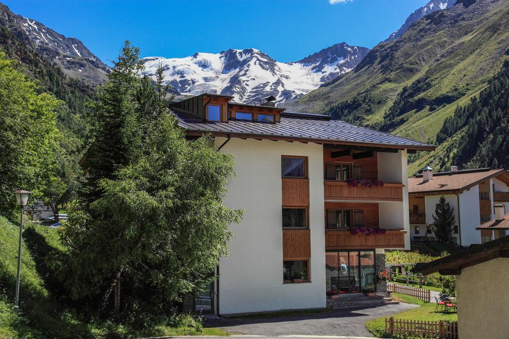 מלון סולדה Garni Des Alpes מראה חיצוני תמונה